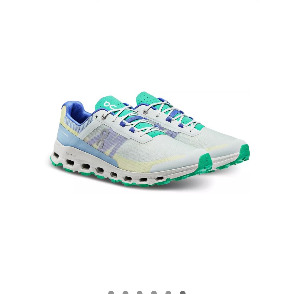 OnCloud Running cloudstratus Sneakers - White, Blue and Green